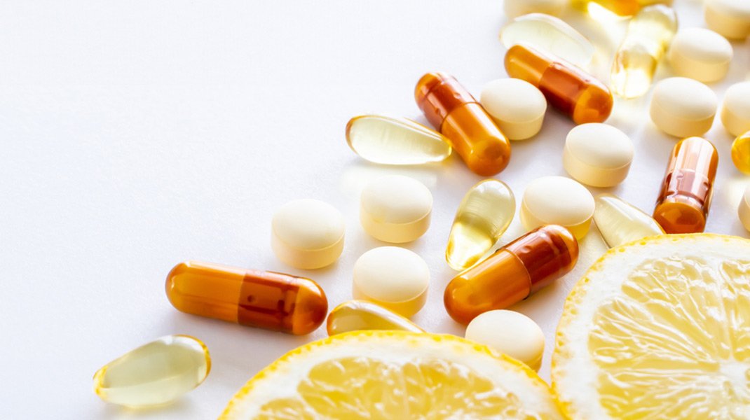 vitaC Los seres humanos NO podemos formar Vitamina C<br />